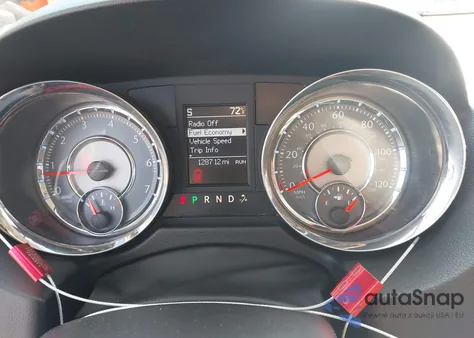 2013 Chrysler Town & Country Touring из США, поврежденный, VIN 2C4RC1BG2DR675021